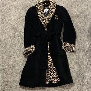 Lauren Ralph Lauren Black Robe with Leopard Print 
NWT